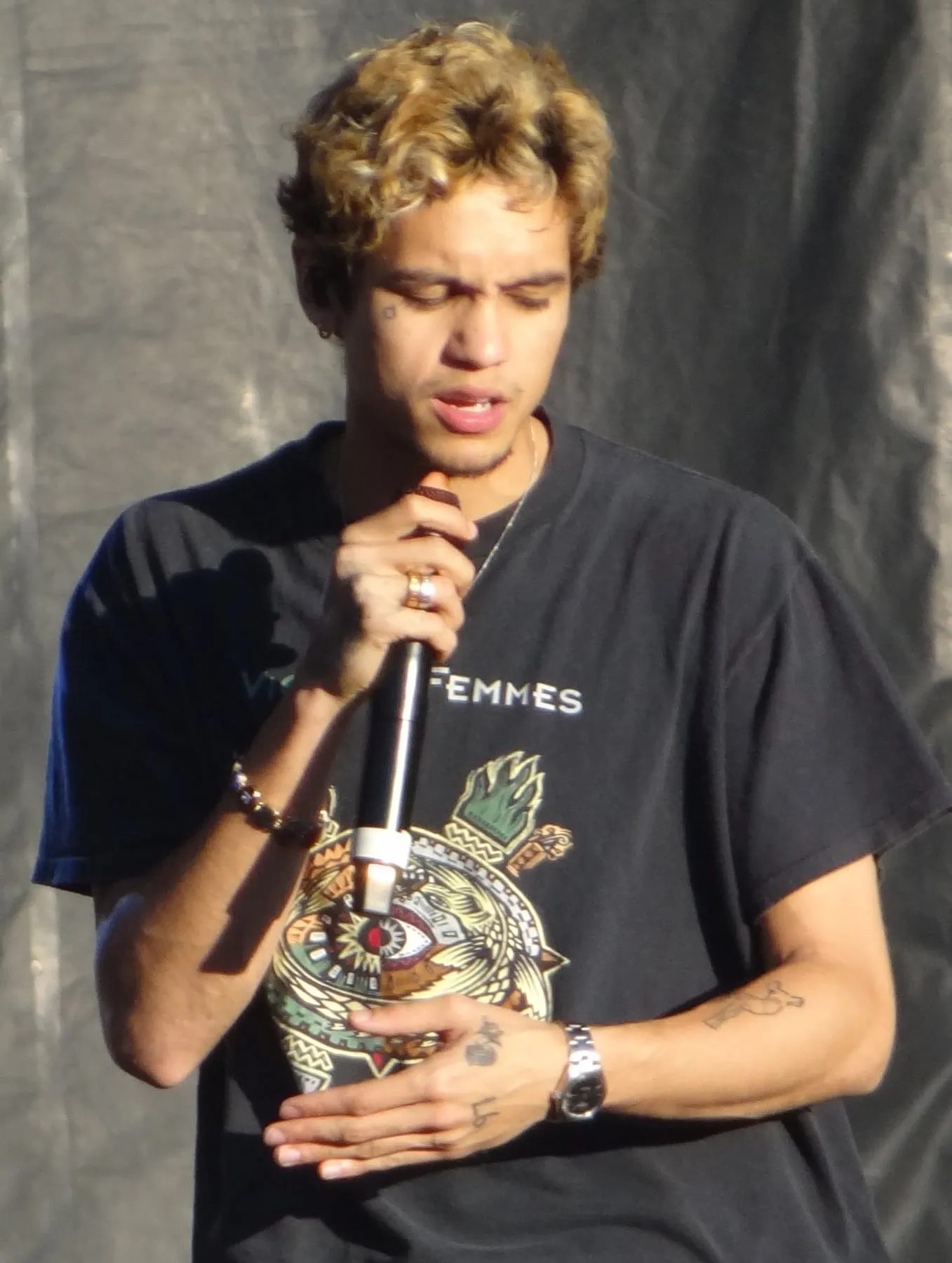 Dominic Fike band photograph