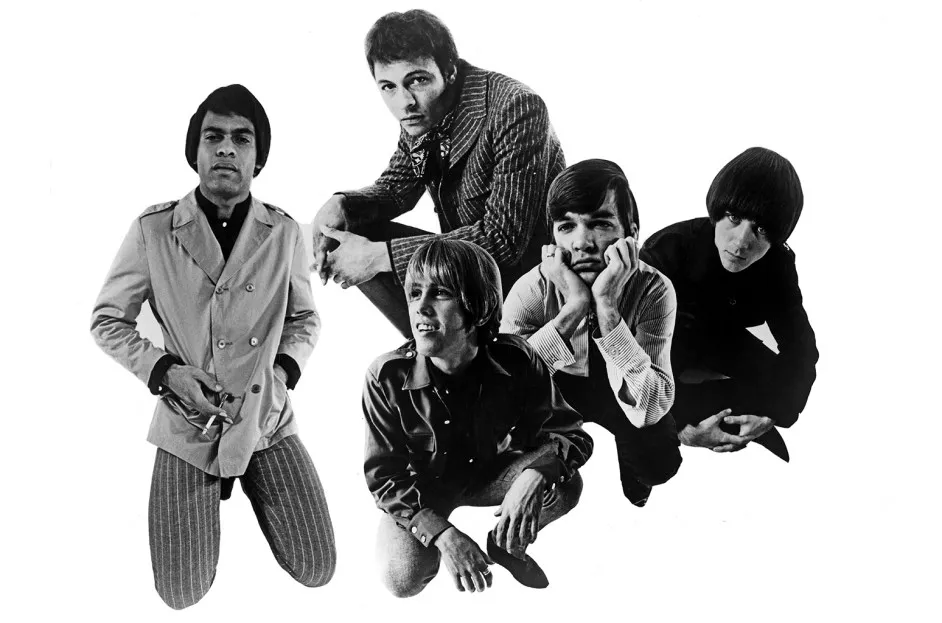 Love band photograph