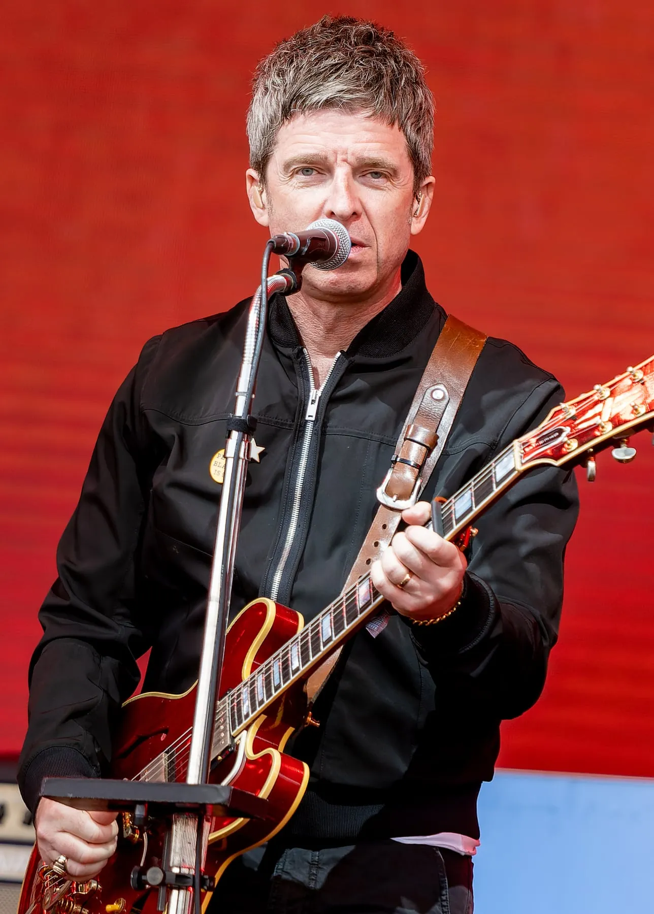 Noel Gallagher band photograph