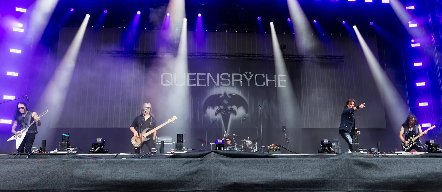 Queensrÿche band photograph